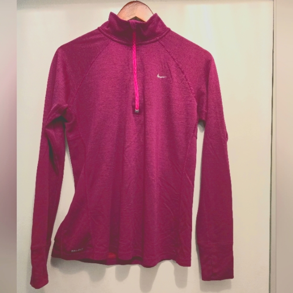 Women's Nike top